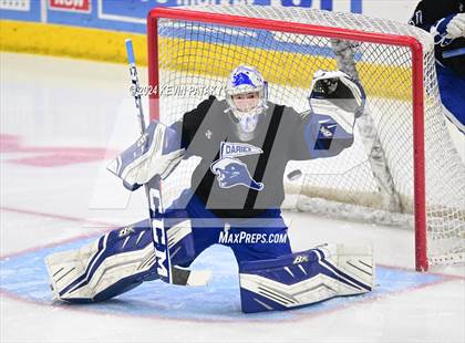 Thumbnail 1 in Darien vs. New Canaan (CIAC DI Semifinal) photogallery.