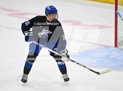 Thumbnail 2 in Darien vs. New Canaan (CIAC DI Semifinal) photogallery.