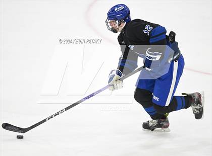 Thumbnail 1 in Darien vs. New Canaan (CIAC DI Semifinal) photogallery.