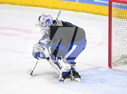 Thumbnail 1 in Darien vs. New Canaan (CIAC DI Semifinal) photogallery.