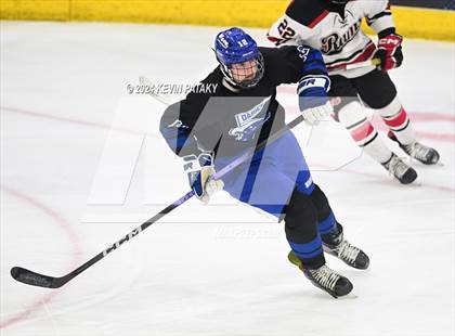 Thumbnail 2 in Darien vs. New Canaan (CIAC DI Semifinal) photogallery.