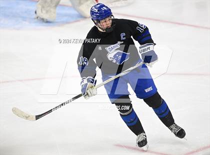 Thumbnail 2 in Darien vs. New Canaan (CIAC DI Semifinal) photogallery.