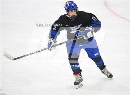 Thumbnail 1 in Darien vs. New Canaan (CIAC DI Semifinal) photogallery.