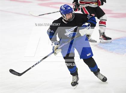 Thumbnail 2 in Darien vs. New Canaan (CIAC DI Semifinal) photogallery.