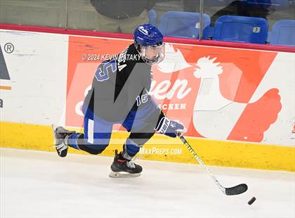 Thumbnail 1 in Darien vs. New Canaan (CIAC DI Semifinal) photogallery.