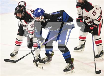 Thumbnail 2 in Darien vs. New Canaan (CIAC DI Semifinal) photogallery.