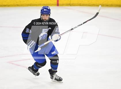 Thumbnail 3 in Darien vs. New Canaan (CIAC DI Semifinal) photogallery.