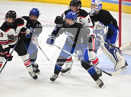 Thumbnail 1 in Darien vs. New Canaan (CIAC DI Semifinal) photogallery.