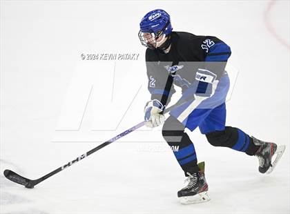 Thumbnail 2 in Darien vs. New Canaan (CIAC DI Semifinal) photogallery.