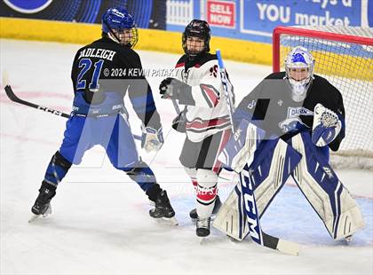 Thumbnail 3 in Darien vs. New Canaan (CIAC DI Semifinal) photogallery.
