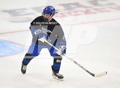 Thumbnail 2 in Darien vs. New Canaan (CIAC DI Semifinal) photogallery.