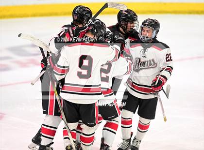 Thumbnail 1 in Darien vs. New Canaan (CIAC DI Semifinal) photogallery.