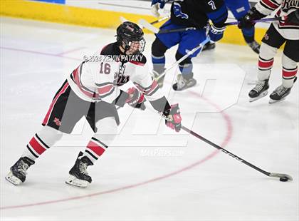 Thumbnail 1 in Darien vs. New Canaan (CIAC DI Semifinal) photogallery.