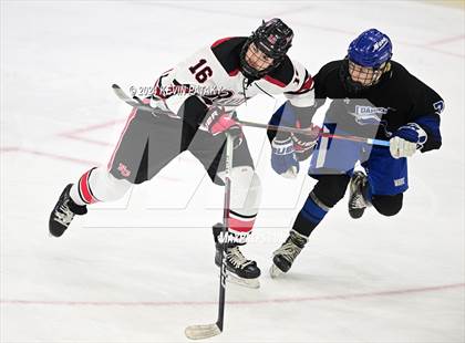 Thumbnail 1 in Darien vs. New Canaan (CIAC DI Semifinal) photogallery.