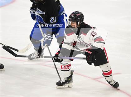 Thumbnail 3 in Darien vs. New Canaan (CIAC DI Semifinal) photogallery.