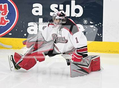 Thumbnail 2 in Darien vs. New Canaan (CIAC DI Semifinal) photogallery.