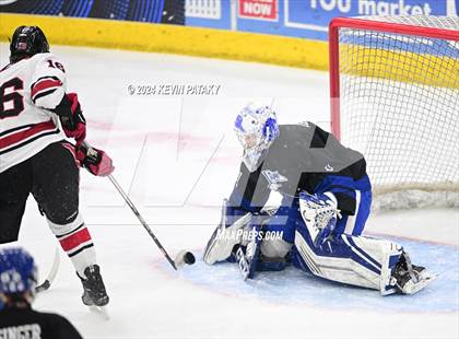 Thumbnail 2 in Darien vs. New Canaan (CIAC DI Semifinal) photogallery.