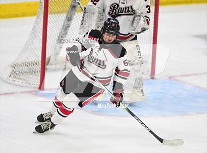 Thumbnail 1 in Darien vs. New Canaan (CIAC DI Semifinal) photogallery.