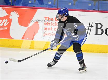 Thumbnail 2 in Darien vs. New Canaan (CIAC DI Semifinal) photogallery.