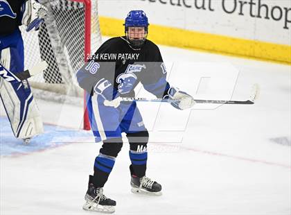 Thumbnail 3 in Darien vs. New Canaan (CIAC DI Semifinal) photogallery.