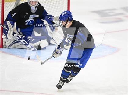 Thumbnail 3 in Darien vs. New Canaan (CIAC DI Semifinal) photogallery.