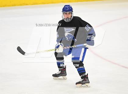Thumbnail 3 in Darien vs. New Canaan (CIAC DI Semifinal) photogallery.