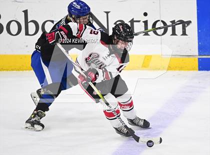 Thumbnail 1 in Darien vs. New Canaan (CIAC DI Semifinal) photogallery.