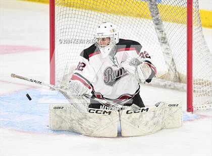Thumbnail 2 in Darien vs. New Canaan (CIAC DI Semifinal) photogallery.