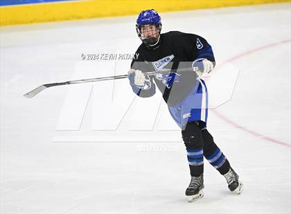 Thumbnail 1 in Darien vs. New Canaan (CIAC DI Semifinal) photogallery.