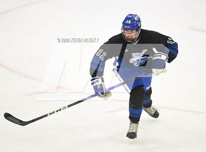 Thumbnail 3 in Darien vs. New Canaan (CIAC DI Semifinal) photogallery.