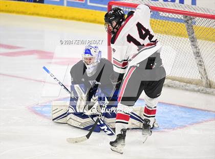 Thumbnail 1 in Darien vs. New Canaan (CIAC DI Semifinal) photogallery.