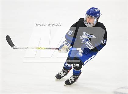 Thumbnail 3 in Darien vs. New Canaan (CIAC DI Semifinal) photogallery.