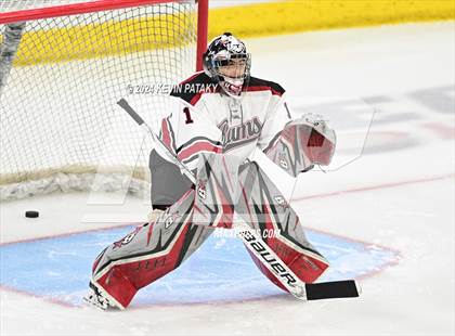 Thumbnail 2 in Darien vs. New Canaan (CIAC DI Semifinal) photogallery.