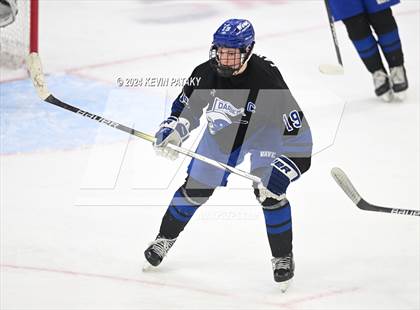 Thumbnail 2 in Darien vs. New Canaan (CIAC DI Semifinal) photogallery.