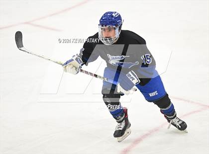 Thumbnail 1 in Darien vs. New Canaan (CIAC DI Semifinal) photogallery.
