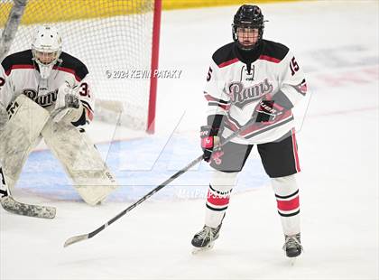 Thumbnail 2 in Darien vs. New Canaan (CIAC DI Semifinal) photogallery.