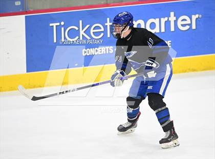Thumbnail 3 in Darien vs. New Canaan (CIAC DI Semifinal) photogallery.