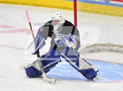 Thumbnail 2 in Darien vs. New Canaan (CIAC DI Semifinal) photogallery.