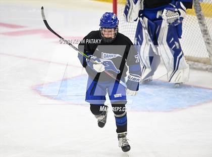 Thumbnail 1 in Darien vs. New Canaan (CIAC DI Semifinal) photogallery.