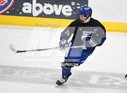 Thumbnail 2 in Darien vs. New Canaan (CIAC DI Semifinal) photogallery.