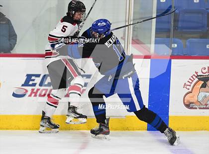 Thumbnail 2 in Darien vs. New Canaan (CIAC DI Semifinal) photogallery.