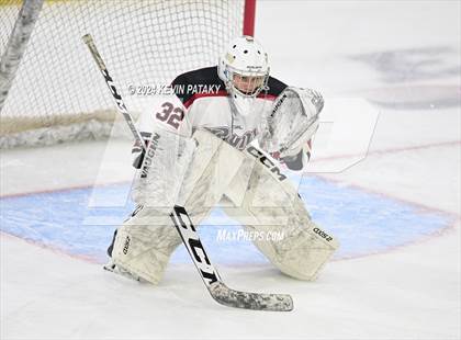 Thumbnail 2 in Darien vs. New Canaan (CIAC DI Semifinal) photogallery.