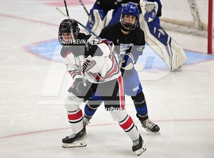 Thumbnail 3 in Darien vs. New Canaan (CIAC DI Semifinal) photogallery.