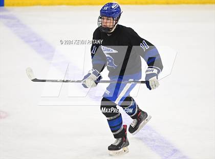 Thumbnail 1 in Darien vs. New Canaan (CIAC DI Semifinal) photogallery.