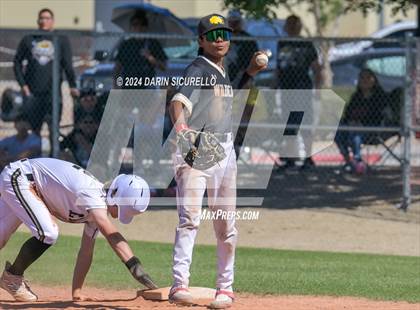 Thumbnail 2 in Chinle vs Round Valley (Epic Tournament) photogallery.