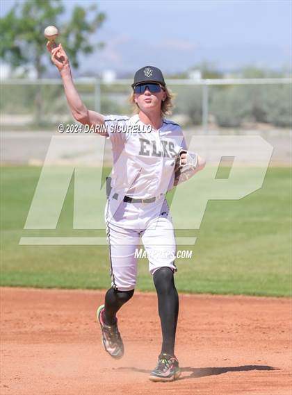 Thumbnail 3 in Chinle vs Round Valley (Epic Tournament) photogallery.