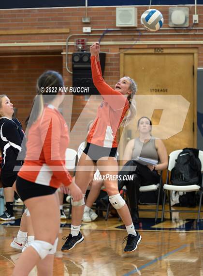Thumbnail 3 in Utica @ Grosse Pointe South photogallery.