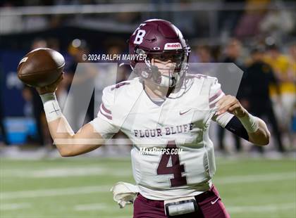 Thumbnail 2 in Pieper vs. Flour Bluff (Texas UIL 5A-1 Football Area Playoff) photogallery.