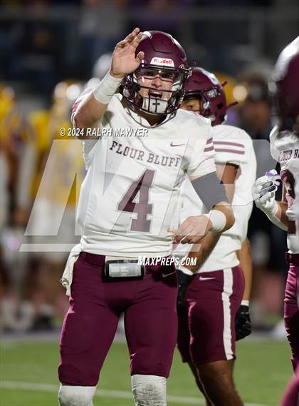 Thumbnail 3 in Pieper vs. Flour Bluff (Texas UIL 5A-1 Football Area Playoff) photogallery.