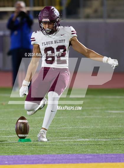 Thumbnail 3 in Pieper vs. Flour Bluff (Texas UIL 5A-1 Football Area Playoff) photogallery.